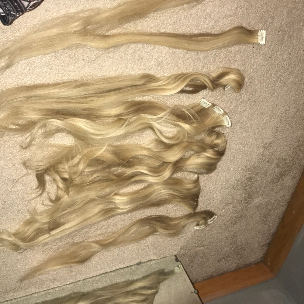 20in remy blonde clip in hair extensions